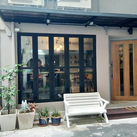 Bangkok Silom Chat Box Hostel Bagian luar foto