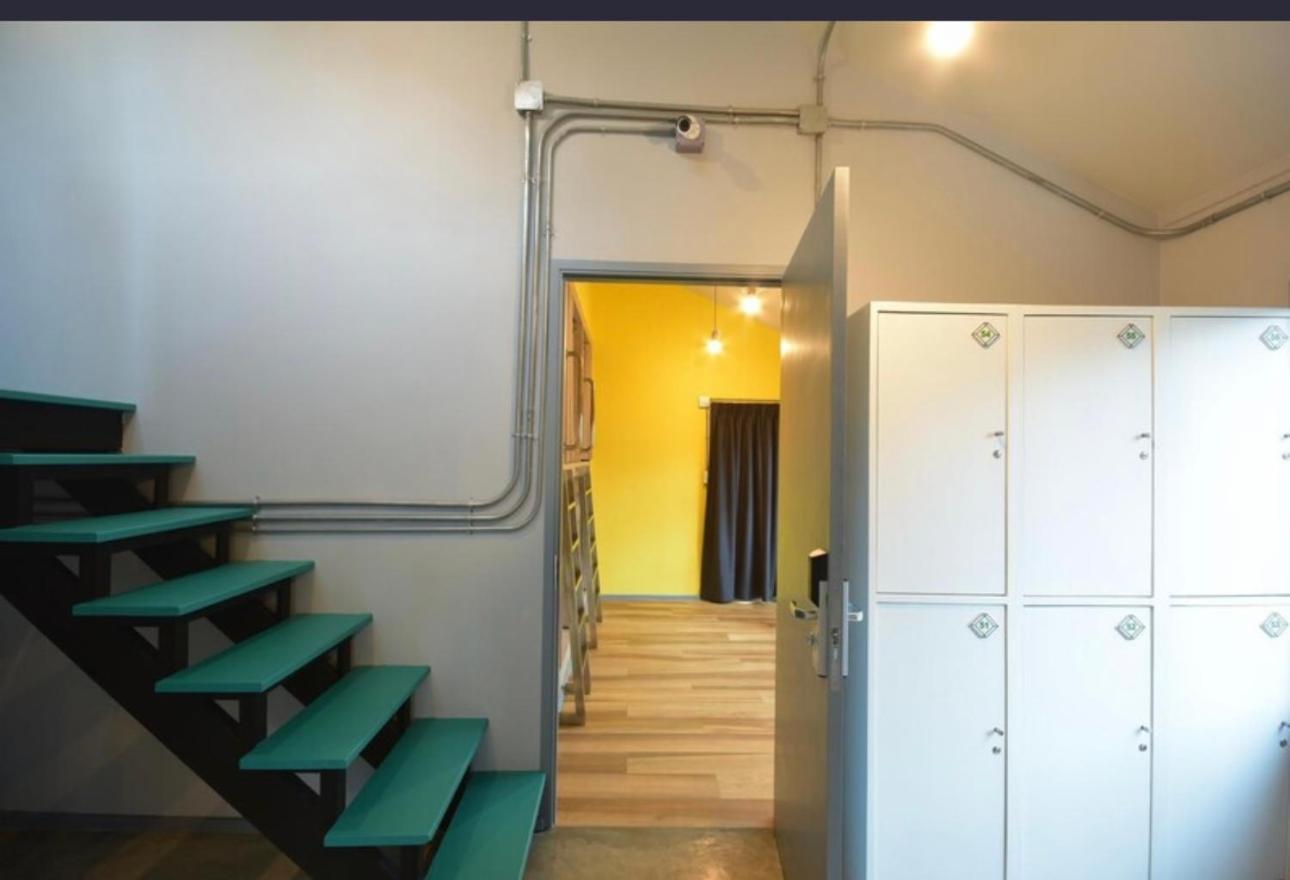 Bangkok Silom Chat Box Hostel Bagian luar foto