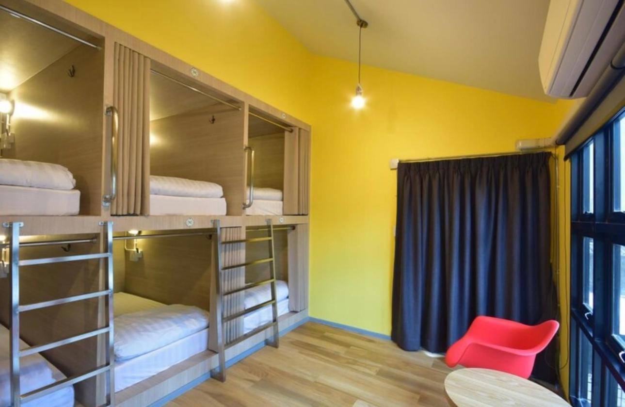 Bangkok Silom Chat Box Hostel Bagian luar foto