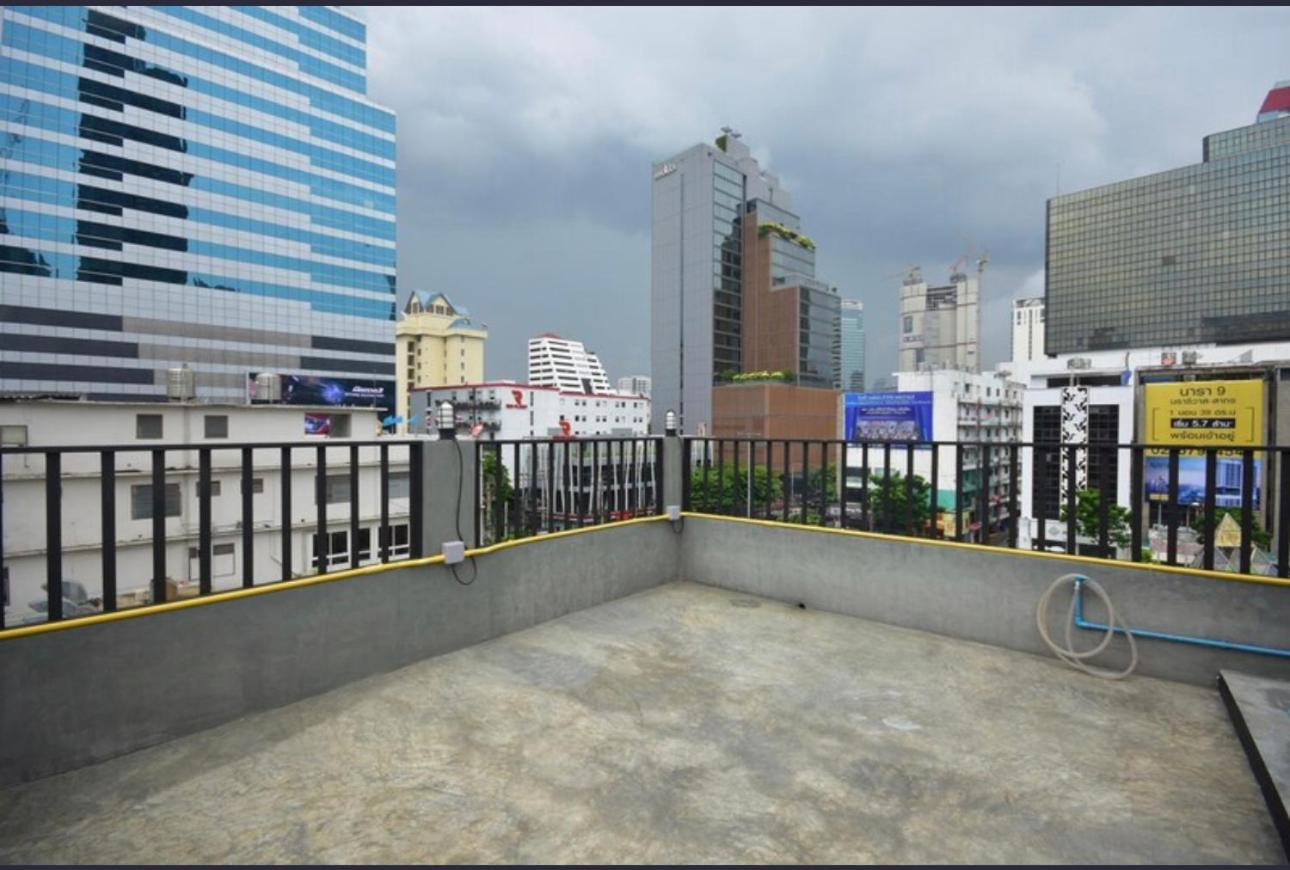 Bangkok Silom Chat Box Hostel Bagian luar foto