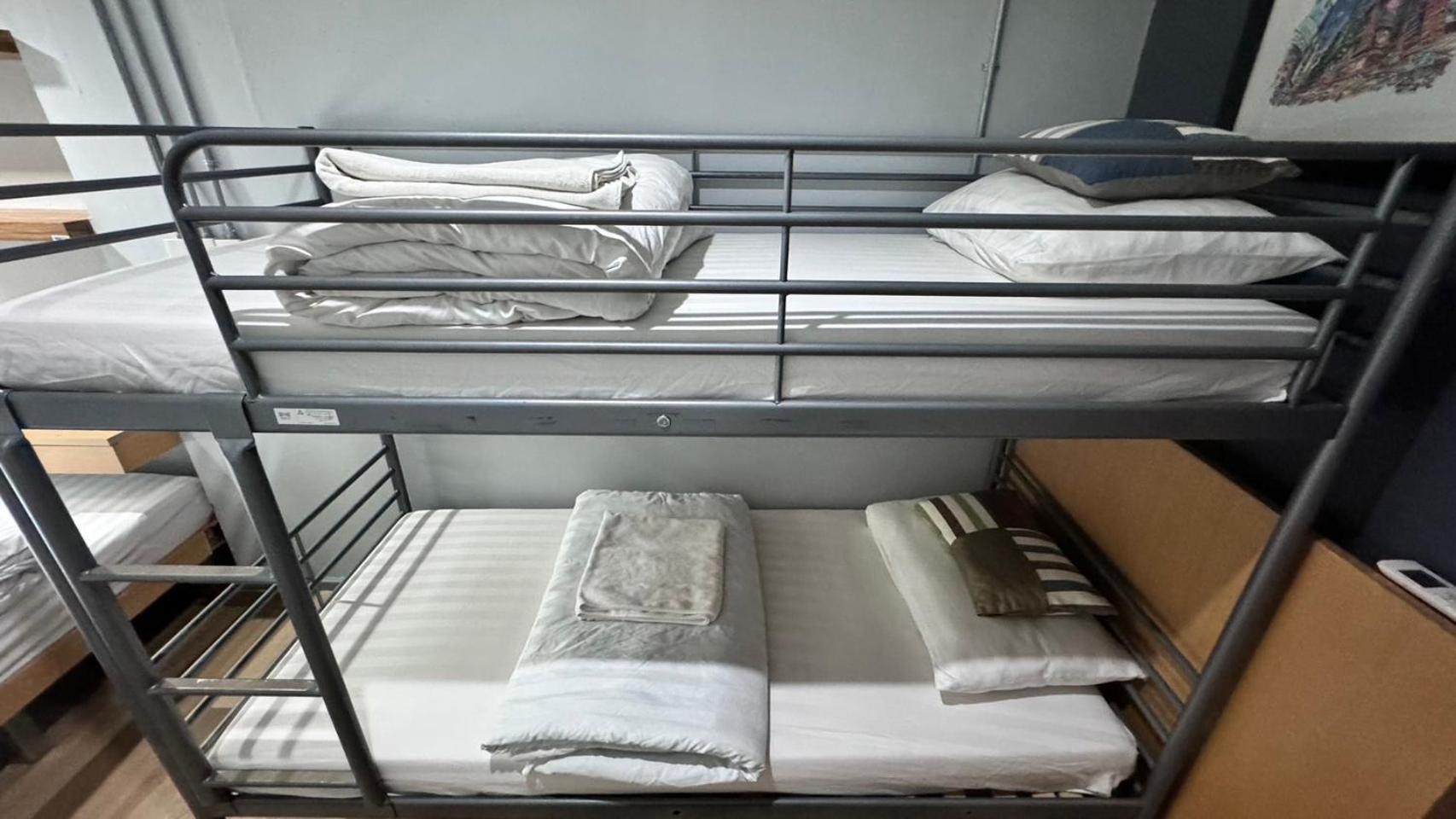 Bangkok Silom Chat Box Hostel Bagian luar foto