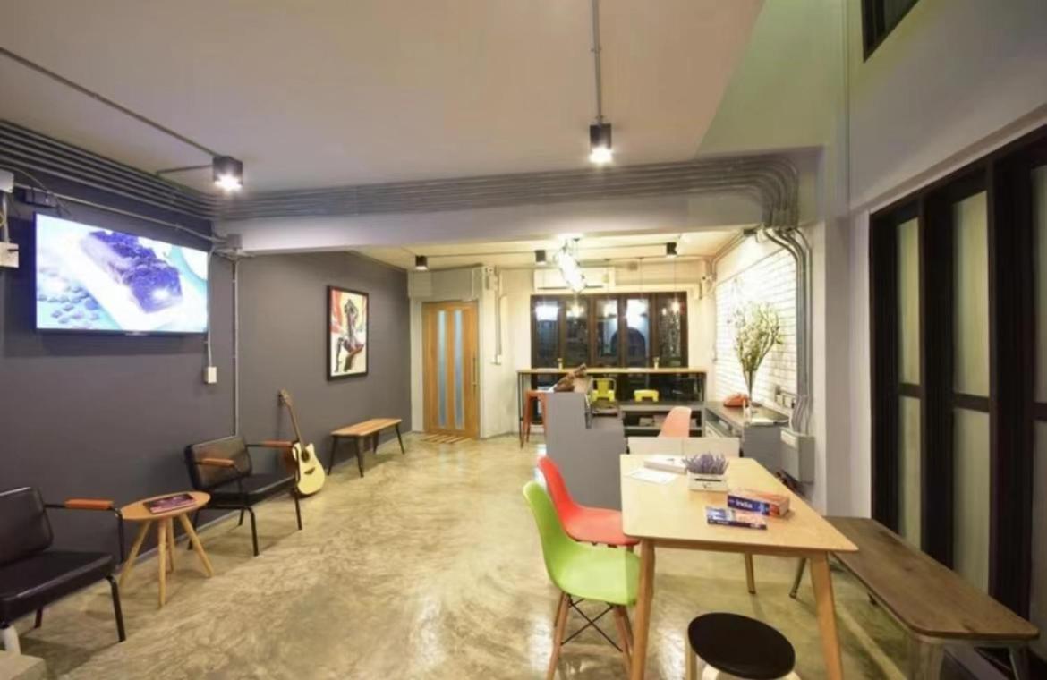 Bangkok Silom Chat Box Hostel Bagian luar foto