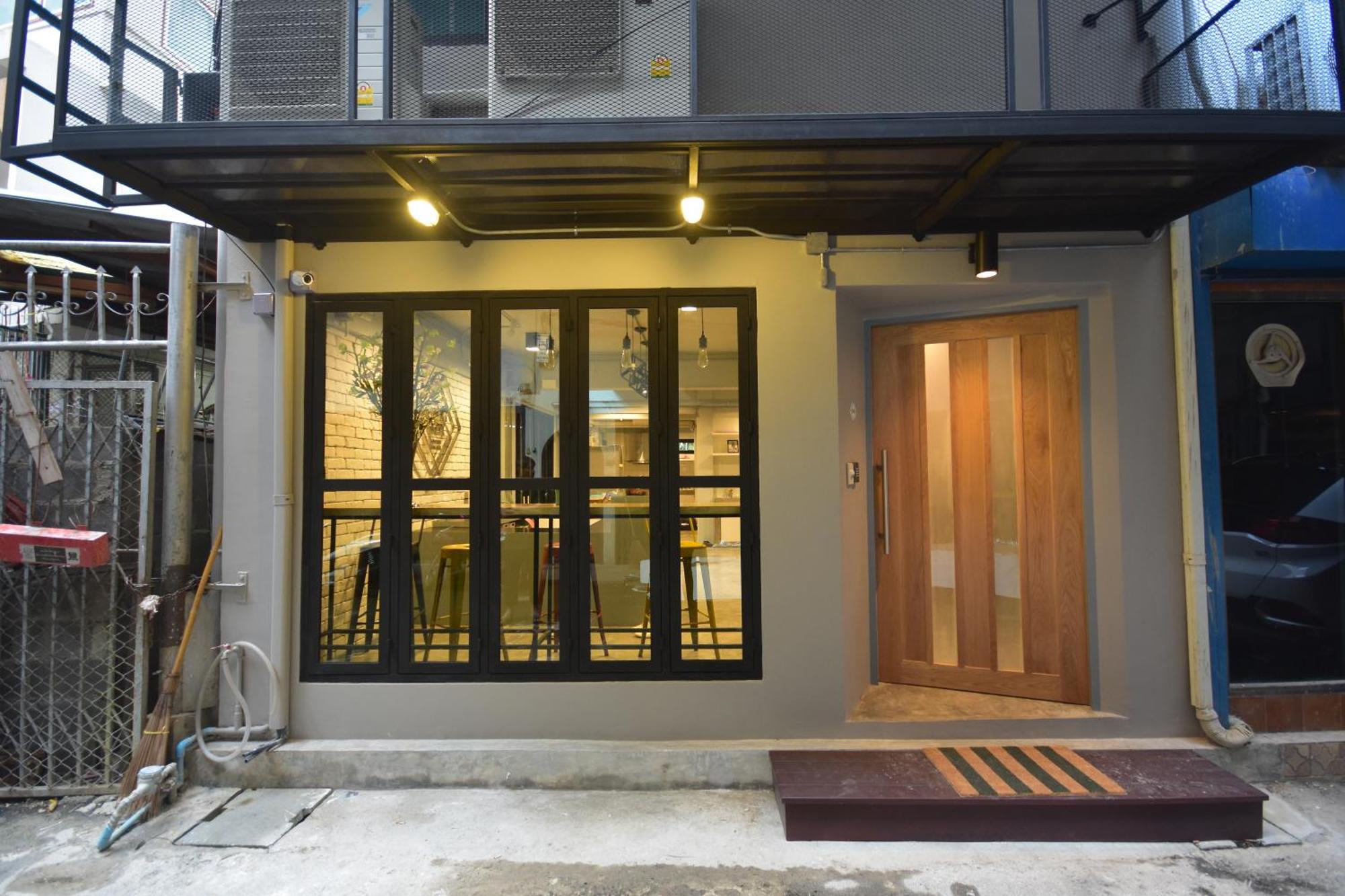 Bangkok Silom Chat Box Hostel Bagian luar foto